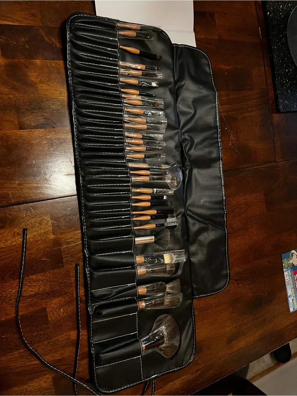 Professional Makeup Brush Set in Black Roll Case with Wood-Tone Handles